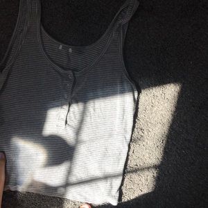 Tank top with buttons